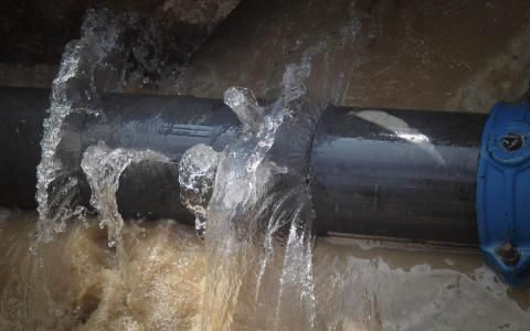 How to Successfully Handle a Burst Pipe Emergency